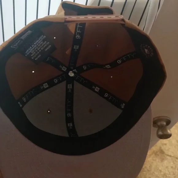 LA snapback and shirt! Great Condition! - Picture 5 of 6